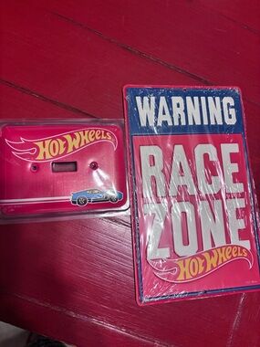 NWT Hot Wheels Light-switch cover /Race Zone Sign Set
